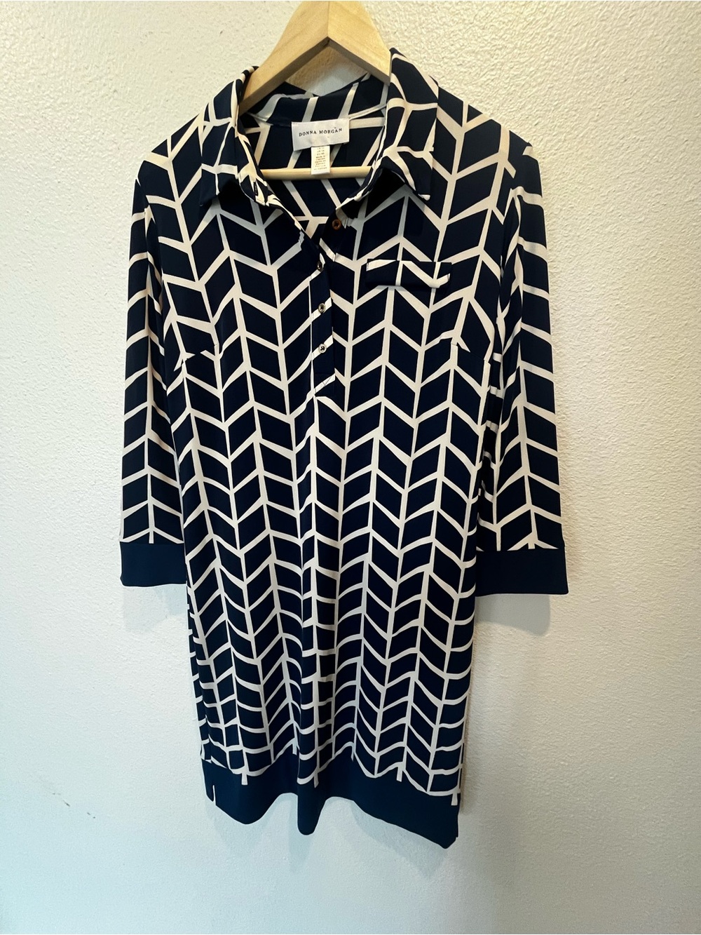 Donna Morgan Navy and White Geometric Blouse